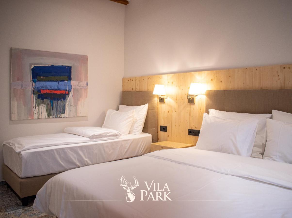 Vila Park Bujtina Hotel พริเซรน ภายนอก รูปภาพ